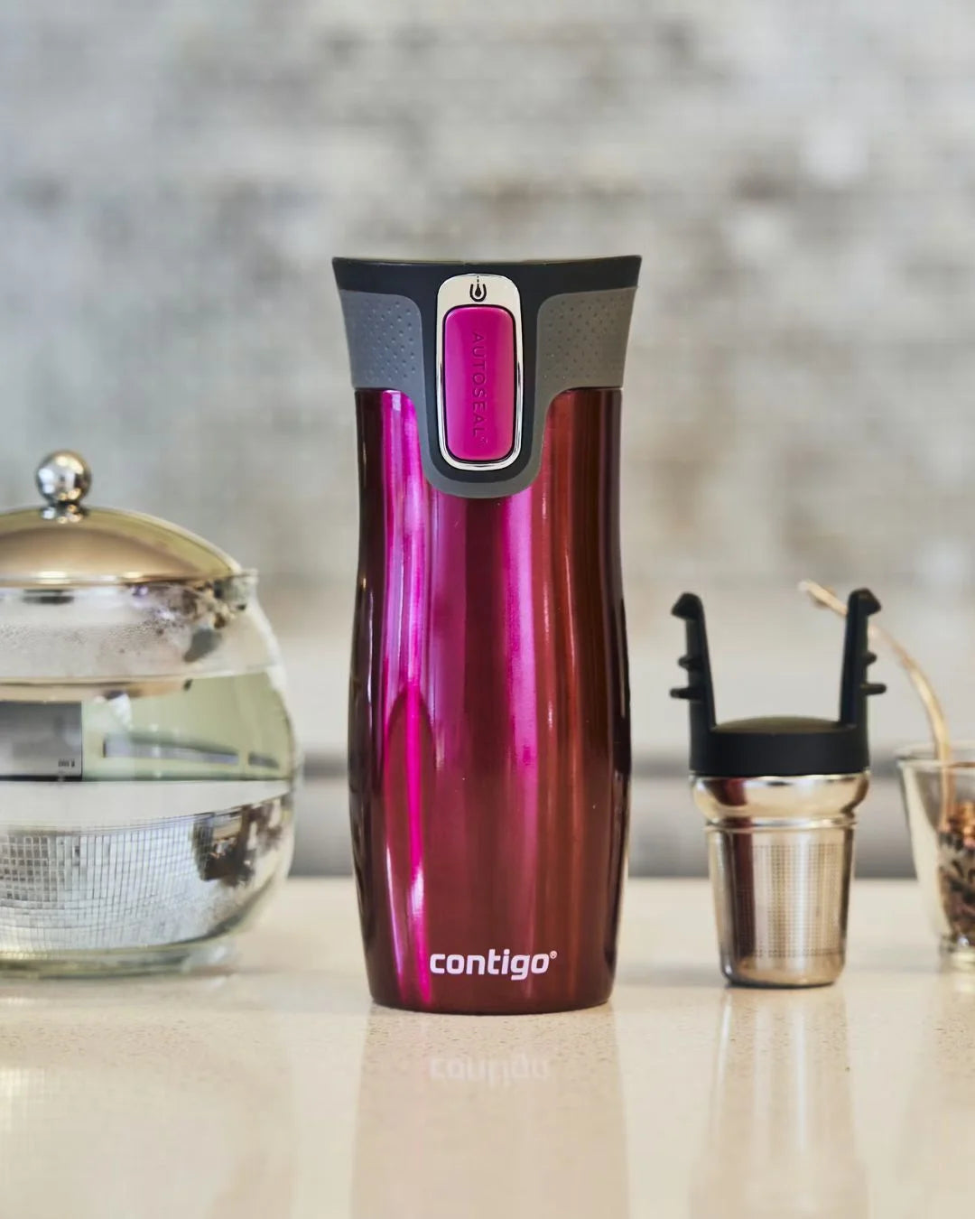 CONTIGO AUTOSEAL™ West Loop Travel Mug, 470ml - Raspberry on triQUIP Sports