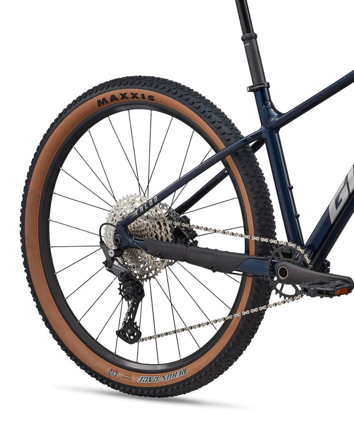 GIANT Talon 0 Hardtail Mountain Bike on triQUIP Sports