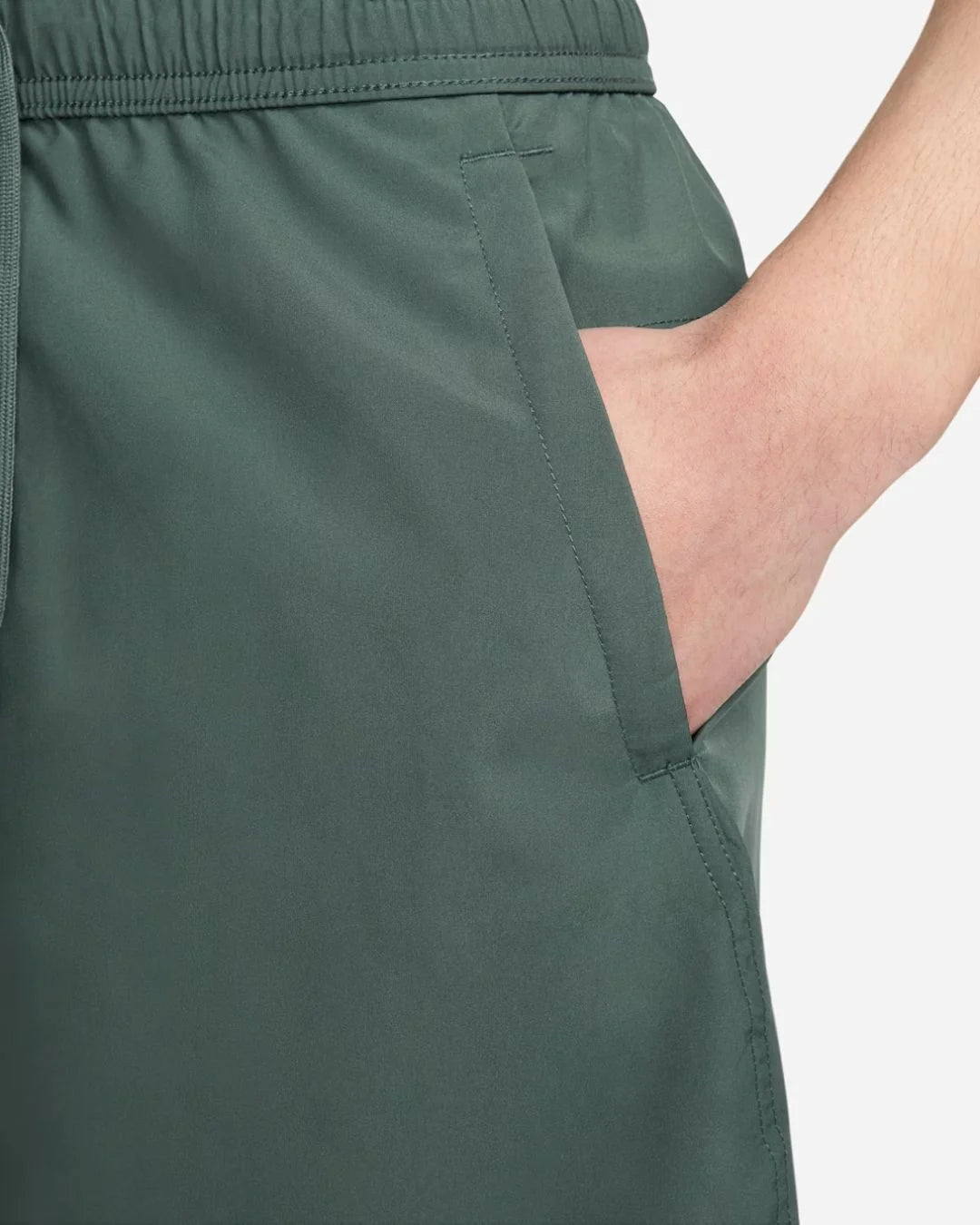 NIKE Dri-Fit Form Men's 7in Unlined Versatile Shorts - Vintage Green/Black
