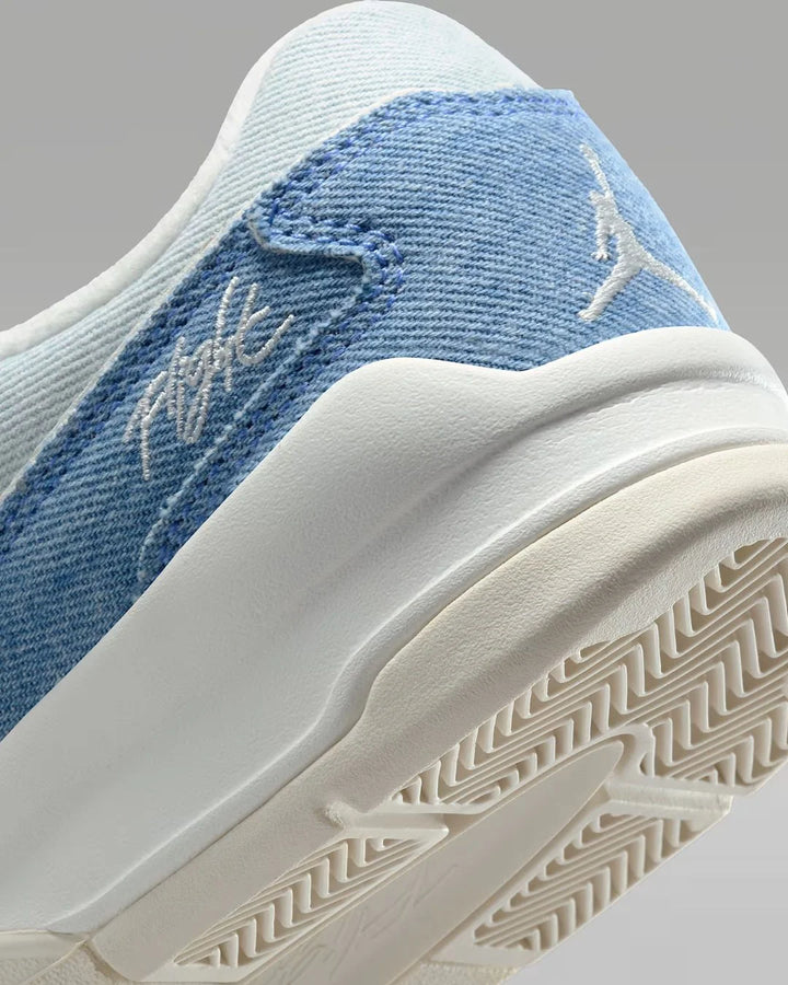 NIKE Jordon Flight Court SE Women's Shoes on triQUIP Sports