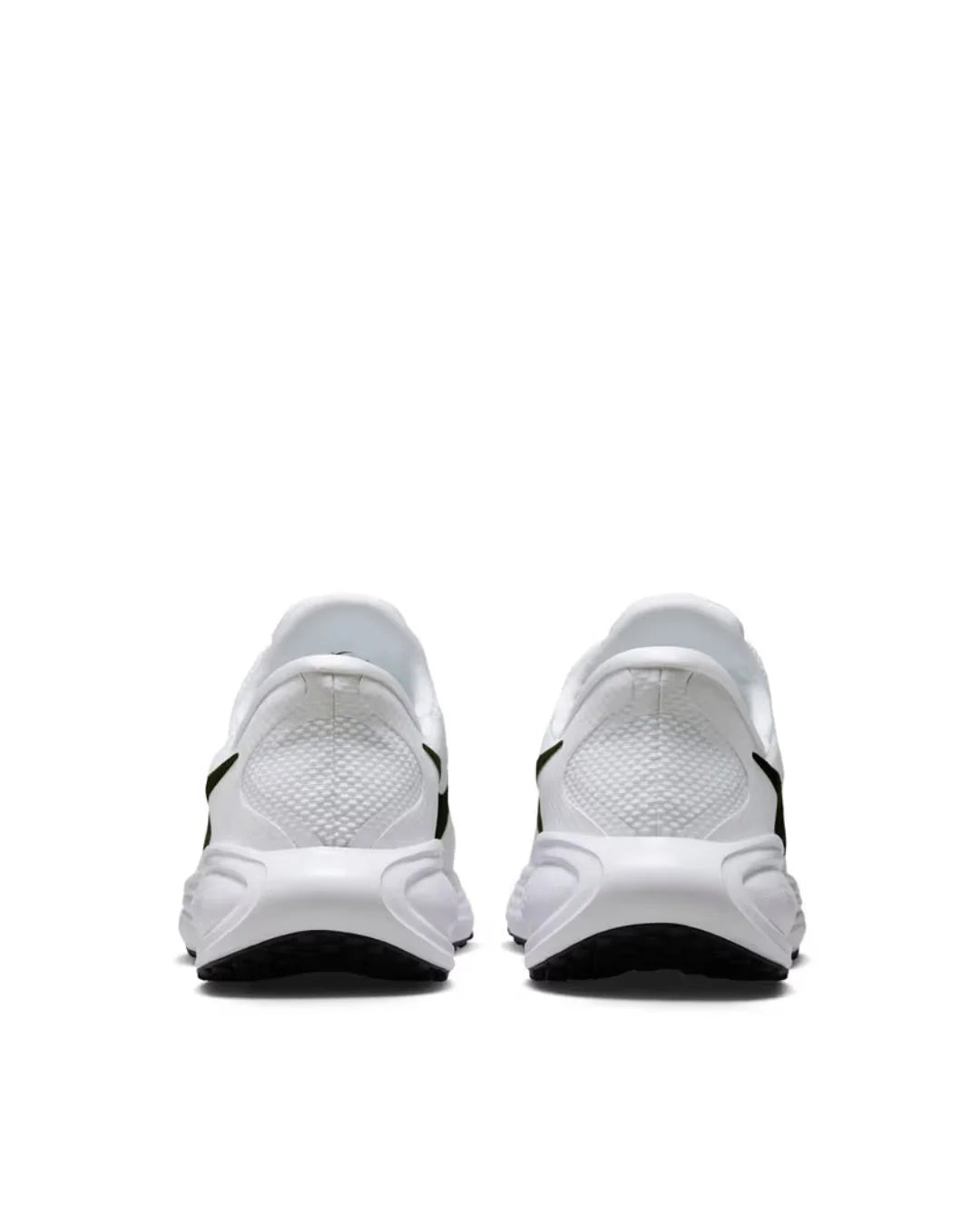 NIKE Revolution 8 Easyon Men Running Shoes on triQUIP Sports