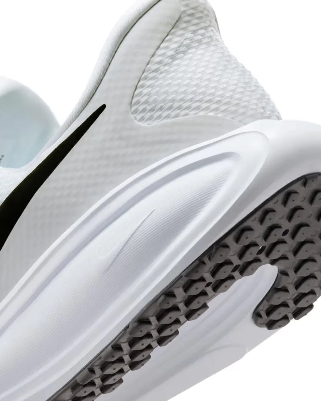 NIKE Revolution 8 Easyon Men Running Shoes on triQUIP Sports