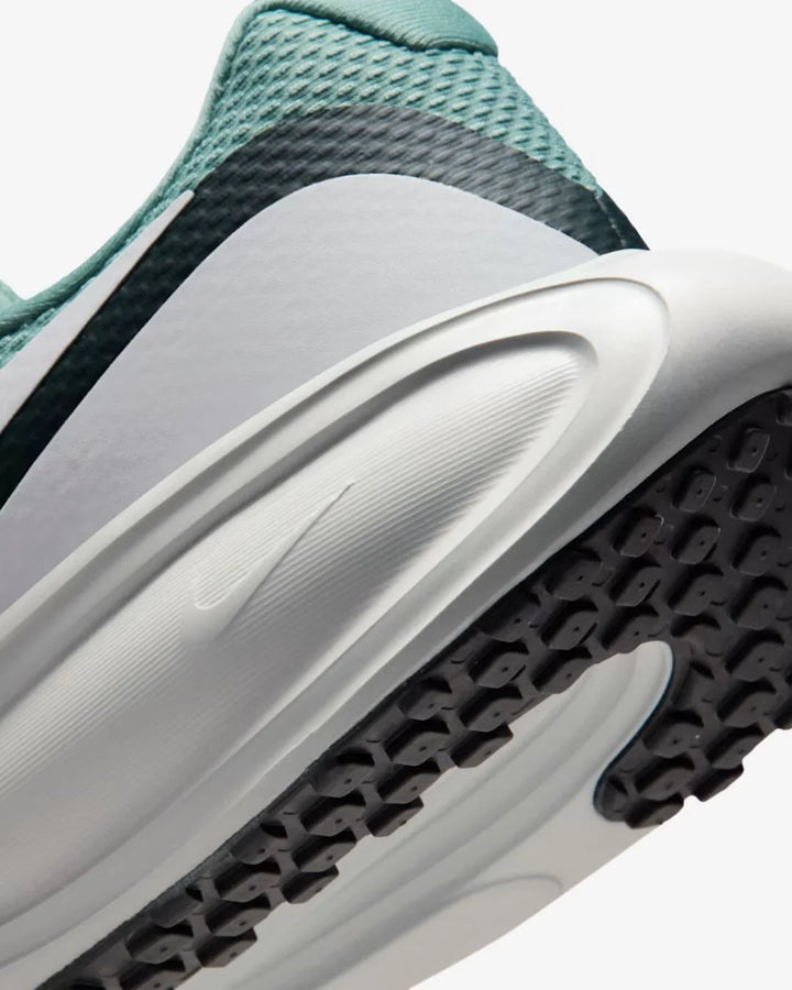 NIKE Revolution 8 Men's Road Running Shoes on triQUIP Sports