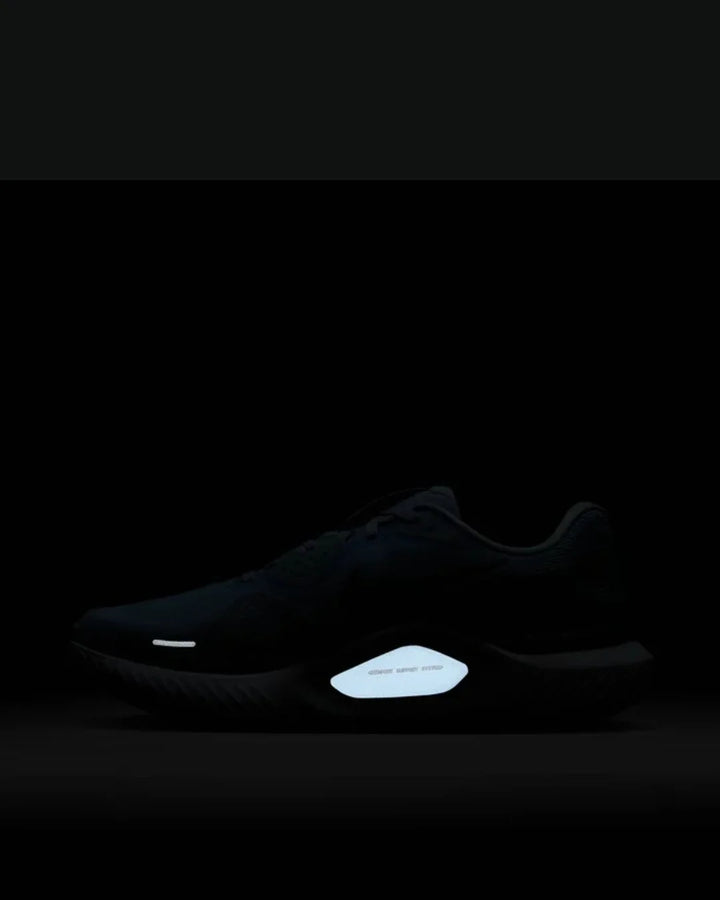 NIKE Structure 26 Men's Running Shoes  on triQUIP Sports