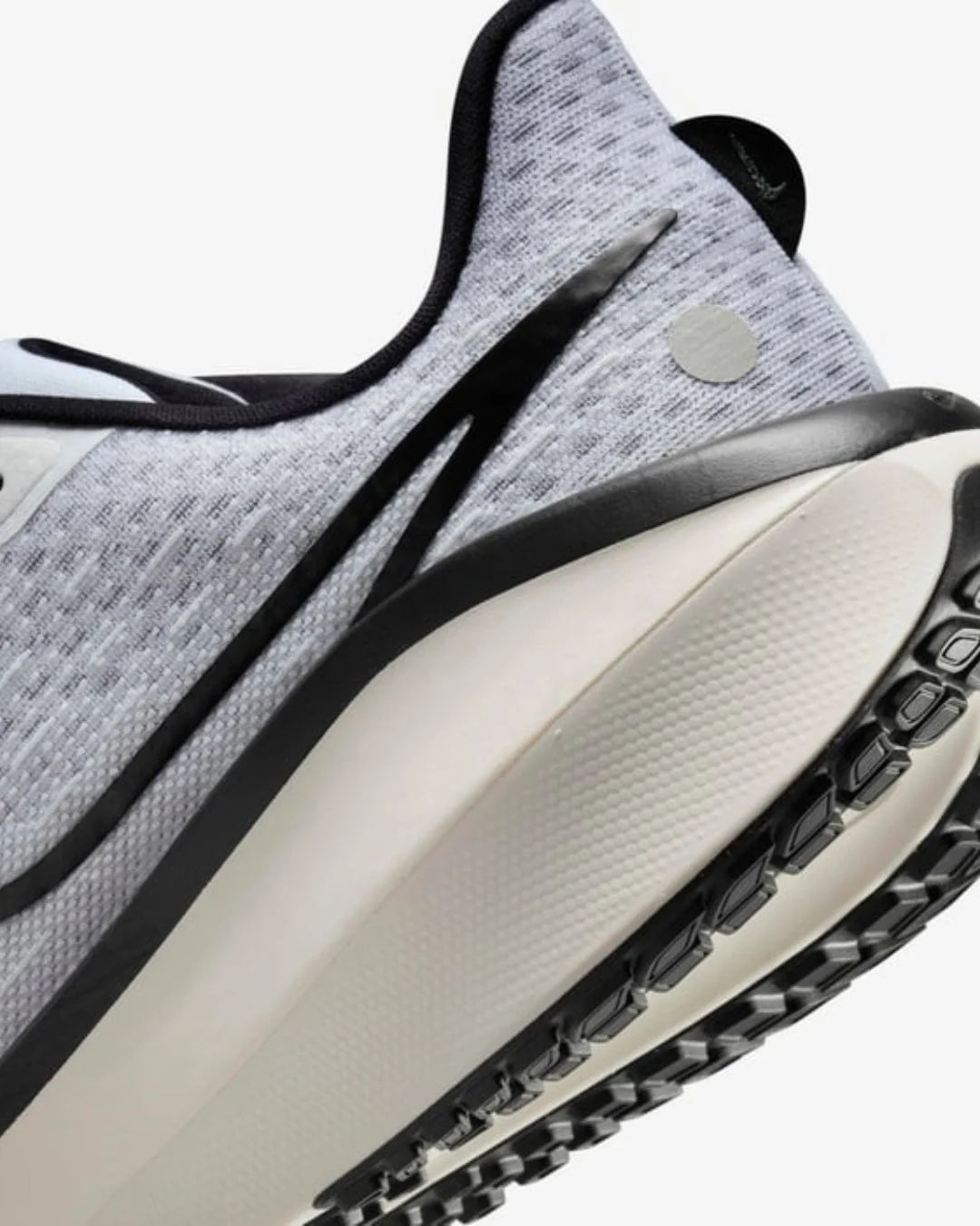NIKE Vomero 17 Men's Road Running Shoes on triQUIP Sports