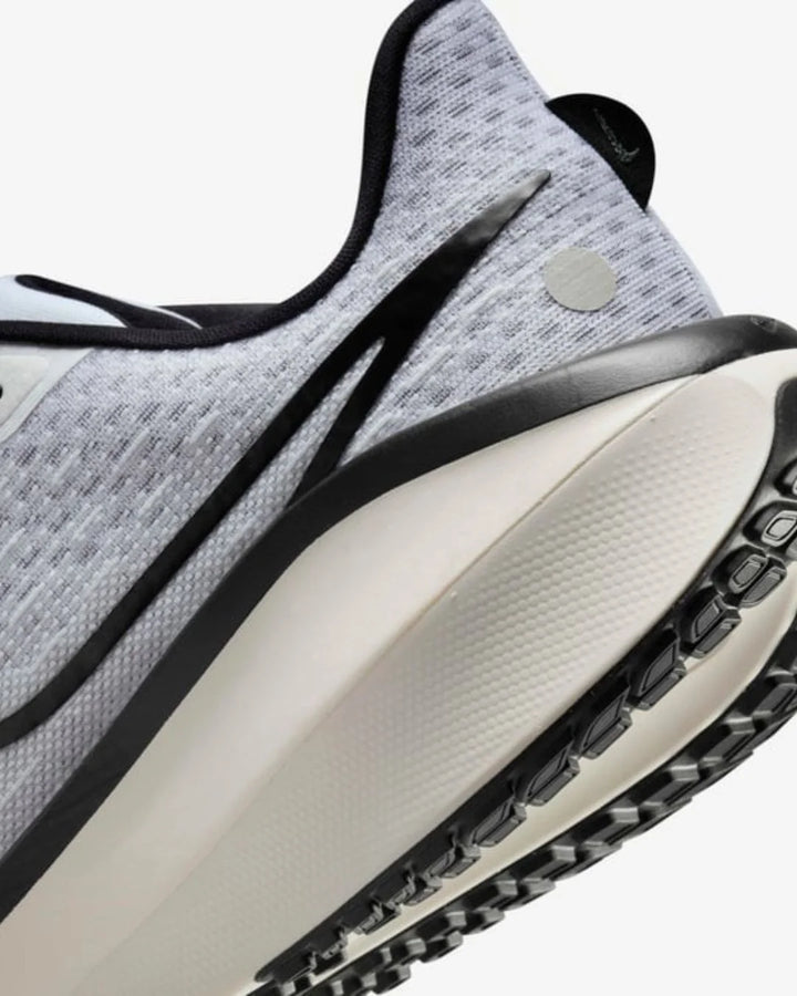 NIKE Vomero 17 Men's Road Running Shoes on triQUIP Sports