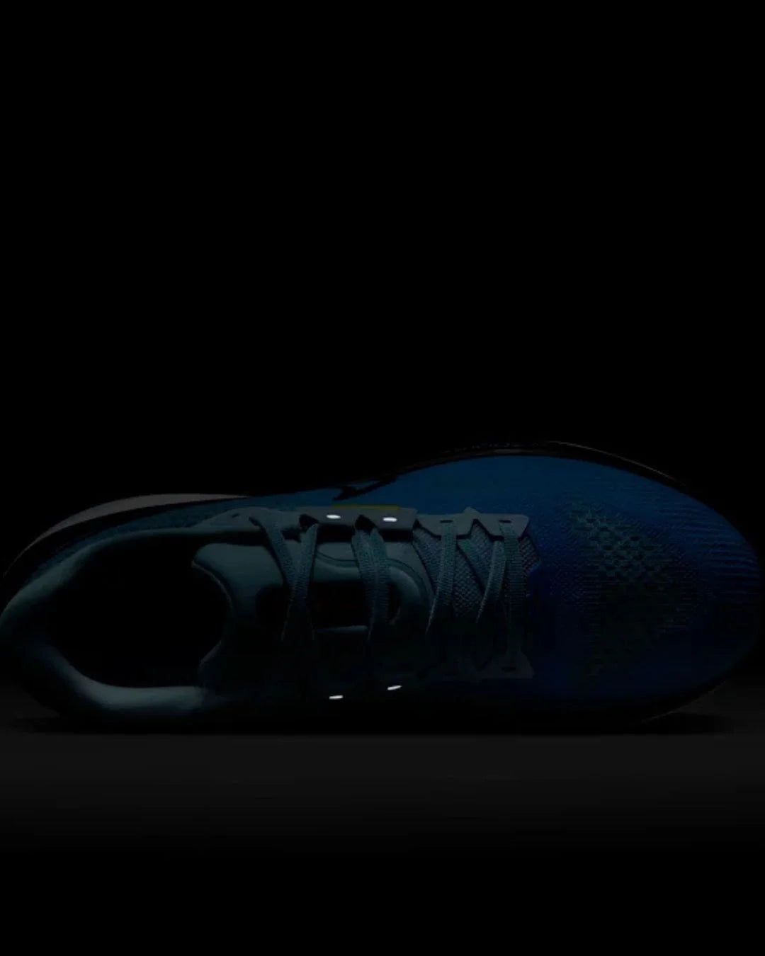 NIKE Vomero 17 Men's Road Running Shoes on triQUIP Sports