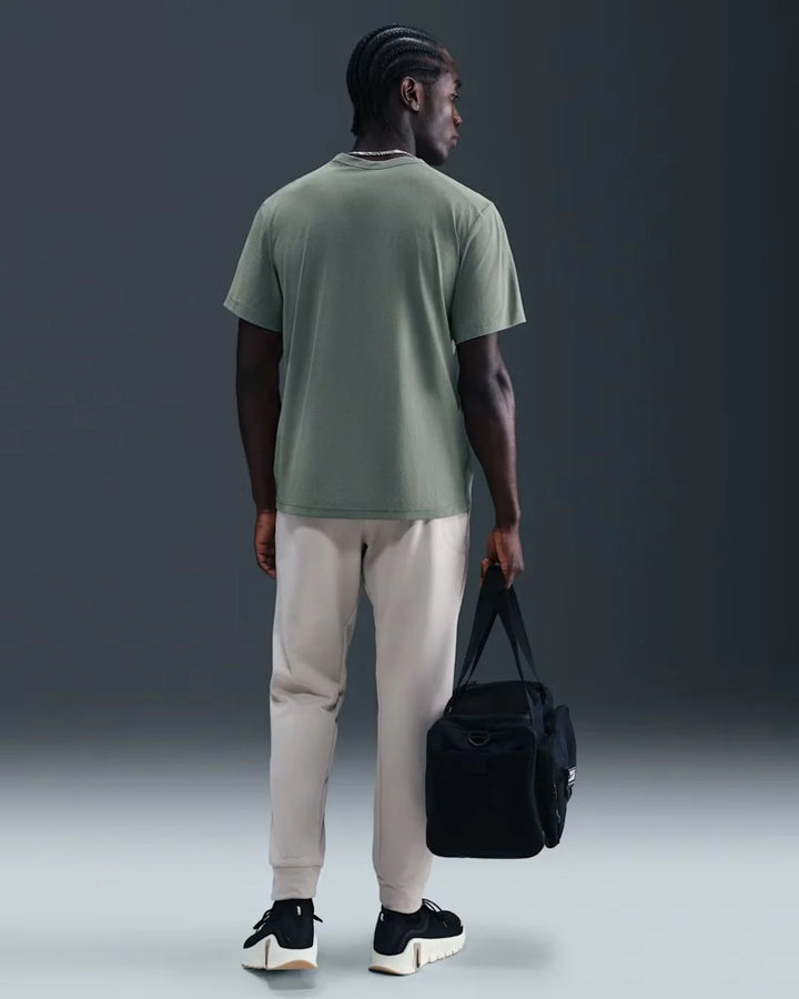 NIKE Dri-FIT UV Hyverse Men's Short-Sleeve Fitness Jersey