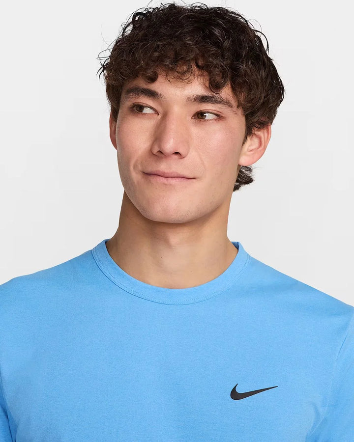 NIKE Dri-FIT UV Hyverse Men's Short-Sleeve Fitness Jersey - University Blue/Black