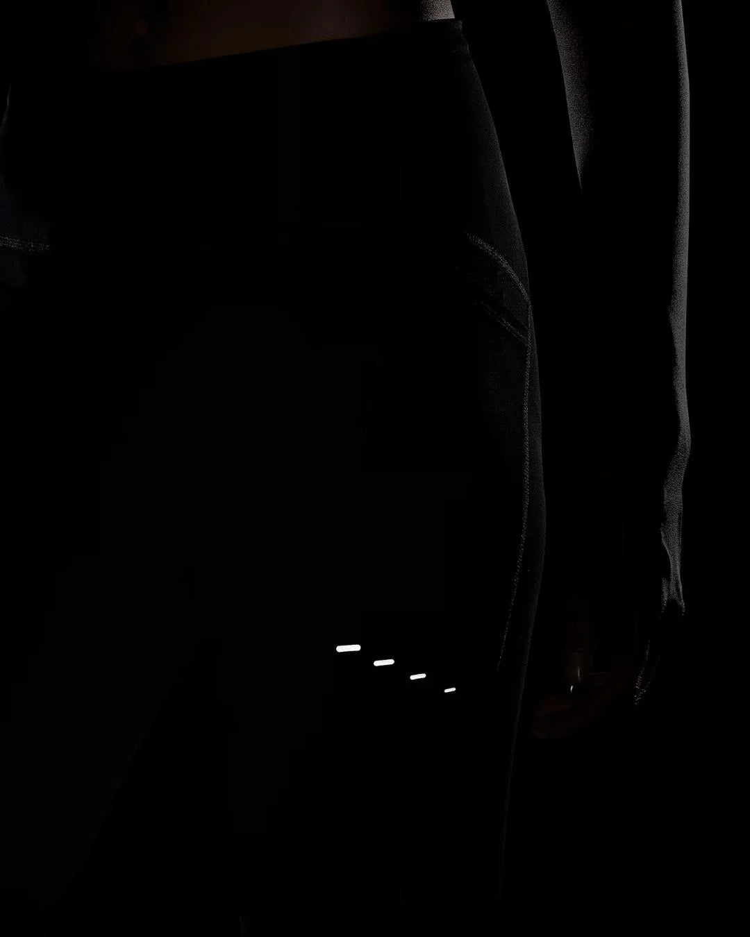 NIKE Swift Women's High-Waisted 7/8 Running Leggings with Pockets on triQUIP sports