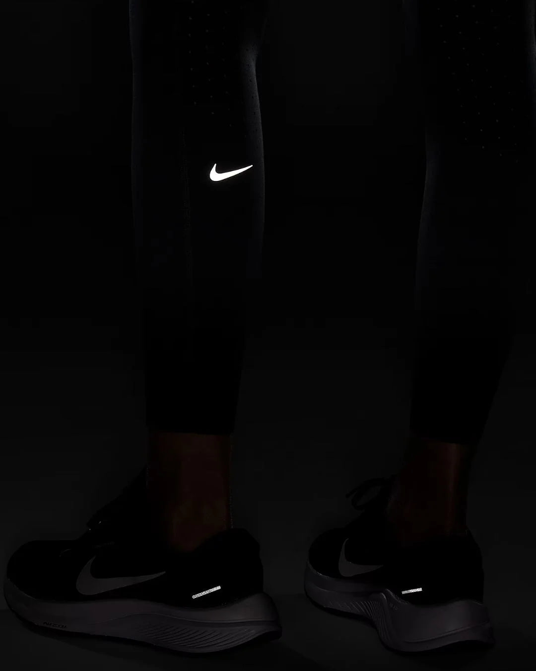 NIKE Swift Women's High-Waisted 7/8 Running Leggings with Pockets on triQUIP sports